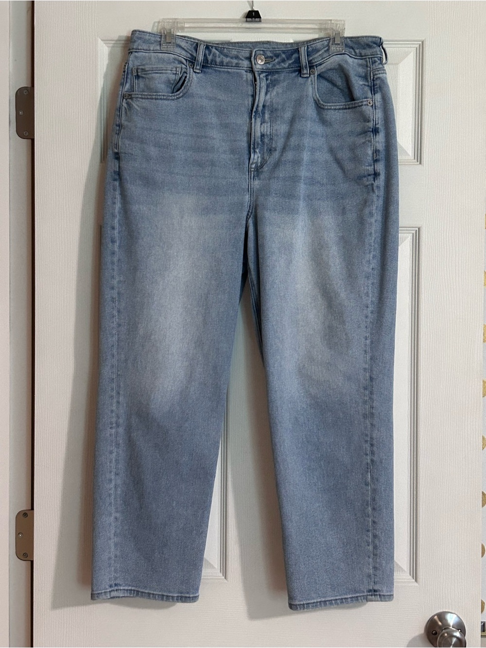 American Eagle Outfitters Mom Straight Jeans